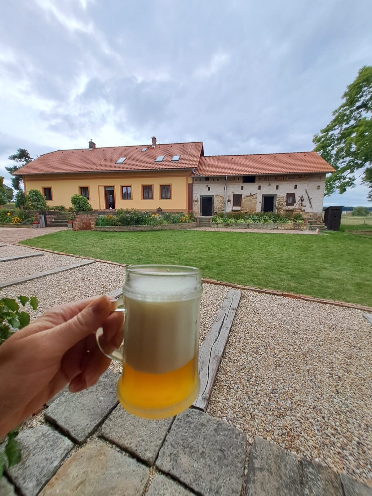 Čepované pivo na dvoře
